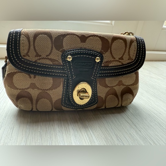 Coach Legacy Signature Brown Canvas Black Leather Trim Flap Wristlet wallett - Picture 4 of 6